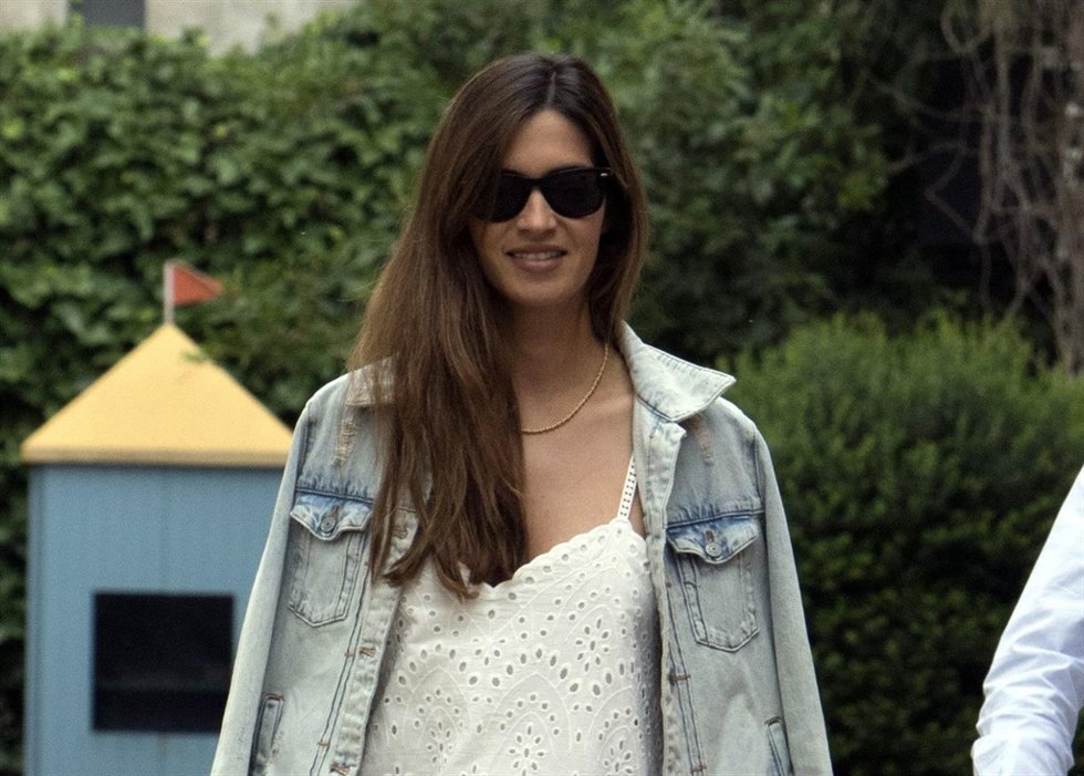 Sara Carbonero y el bañador de flamenco que desearás tener