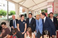 Las empresas aprovechan la Feria del Empleo de Palencia para explicar a más de 600 jóvenes los perfiles que necesitan 