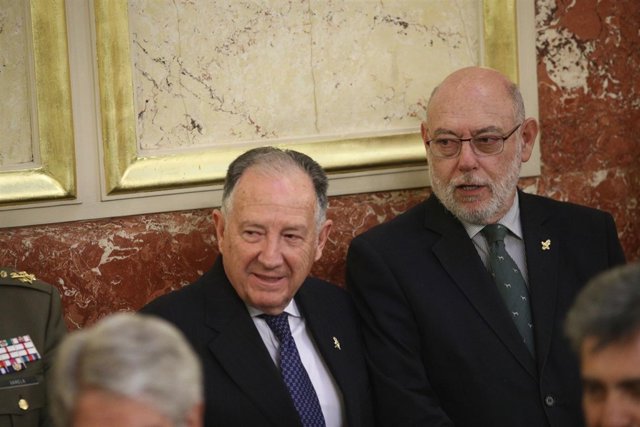 José Manuel Maza y Félix Sanz Roldán en el homenaje a la víctimas en el Congreso