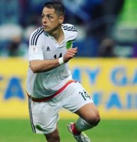 Bejamin Henrichs, sobre el duelo con Chicharito, "está jugando bien"