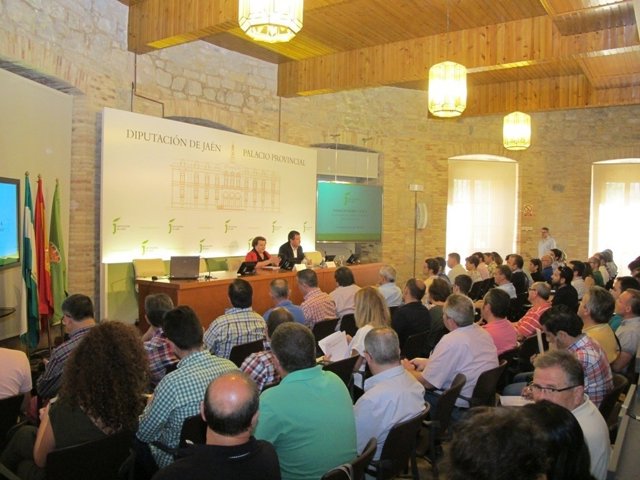 Reunión sobre ayudas europeas para proyectos de economía baja en carbono.