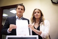 Ciudadanos presenta su ley de gestación subrogada que exige a las gestantes ser madres y tener una renta mínima