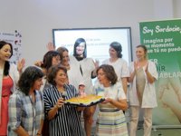 La consejera Broto se compromete a concertar plazas residenciales para personas sordociegas