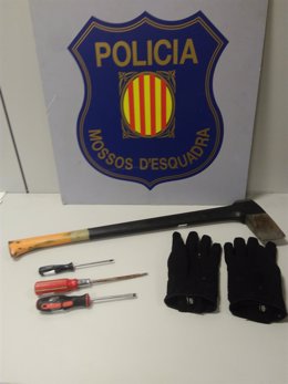 Herramientas intervenidas a un ladrón de casas en Montseny