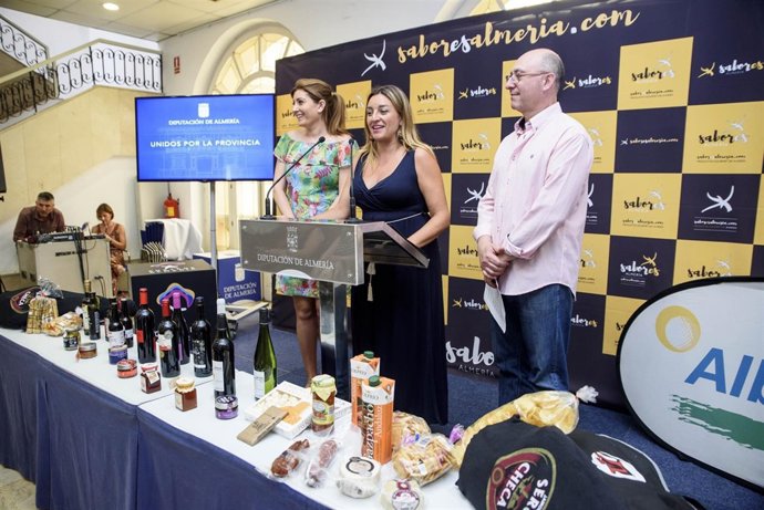 Los premiados han recibido sus galardones en el Palacio Provincial.