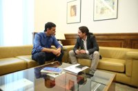 Iglesias y Sánchez acuerdan reuniones de equipos y una agenda de trabajo que no incluye la moción de censura