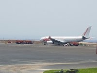 Un avión sufre un problema al aterrizar y deja inoperativo el Aeropuerto de Tenerife Sur