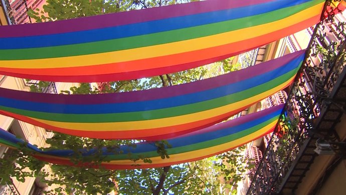 Banderas y mucho colorido en Madrid para inicio World Pride