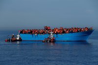 Casi 9.000 inmigrantes y refugiados rescatados en tres días en el Mediterráneo