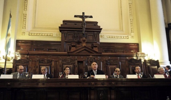Argentina's Supreme Court receives on August 28, 2013 representatives of the Sta