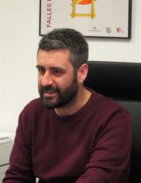 Pere Fuset delega la dirección de la Asamblea y anima a convocar un Congreso Fallero para "despolitizar" la fiesta