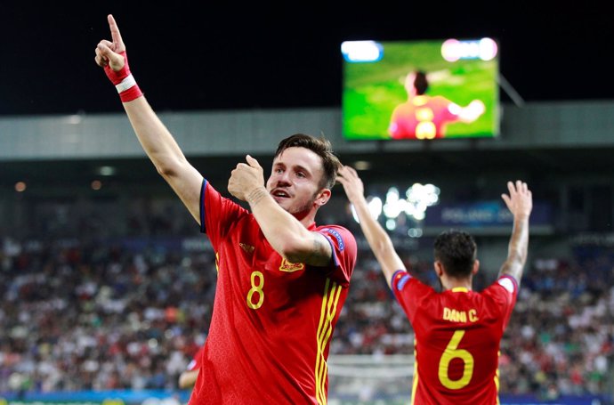 Saúl Ñíguez celebra un gol con la Sub-21