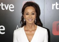 Isabel Preysler: "La rivalidad de Enrique y Julio, mi ex marido, es una cosa normal que tienen entre cantantes"