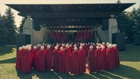 The Handmaid's Tale: Mujeres vestidas de criada protestan contra Trump y su reforma sanitaria