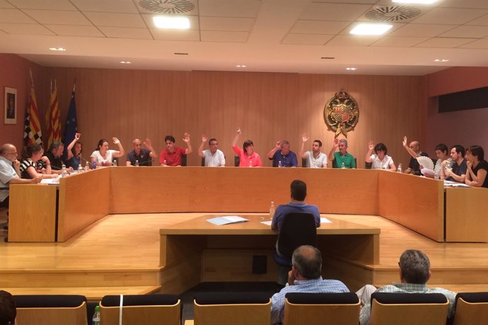 Votación en el pleno del Ayuntamiento de Tàrrega