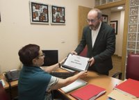 Mendia presenta 3.213 avales en las primarias y sextuplica los apoyos que necesitaba