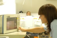 Médicos urgen a aprobar la Ley de Final de la Vida por temor a que la enmienda de Podemos abra el debate de la eutanasia