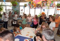 El Virgen del Rocío prepara un desayuno saludable a los pequeños ingresados por el fin de curso