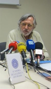 Llera Ramos tacha de "patochada" relacionar el plan vehicular del asturiano con "nacionalismos" o "radicales"