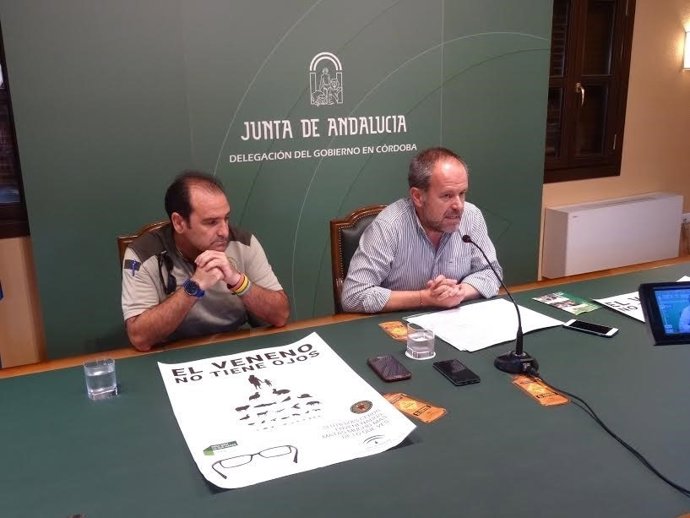 Algar (dcha.) presenta la campaña