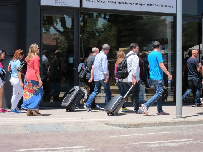 Turistes, Turisme, Maletes, Turisme D'Estiu