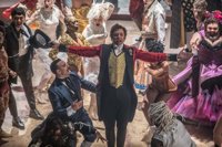 Hugh Jackman inventa el mayor espectáculo del mundo en el tráiler de 'El Gran Showman'