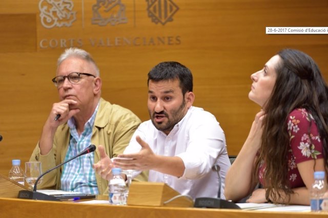 Vicent Marzà en las Corts Valencianes