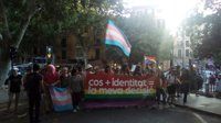 Cientos de personas salen a las calles de Palma para reivindicar el Orgullo LGTBI