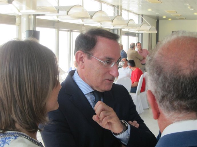       El Presidente De La CEA, Javier González                         