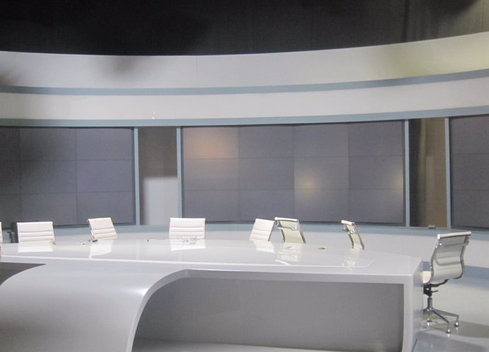Imagen de uno de los estudios de Canal 9 vacío tras el cierre de RTVV