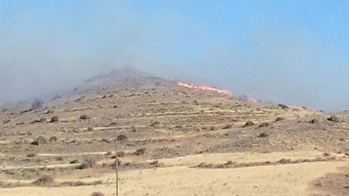 Incendio en el Pozo de los Frailes, en el Parque Natural de Cabo de Gata-Níjar
