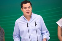 Moreno ve "ridículo" que PSOE-A pida el cese de Crespo y cree que faltaron recursos para prevenir el incendio de Moguer