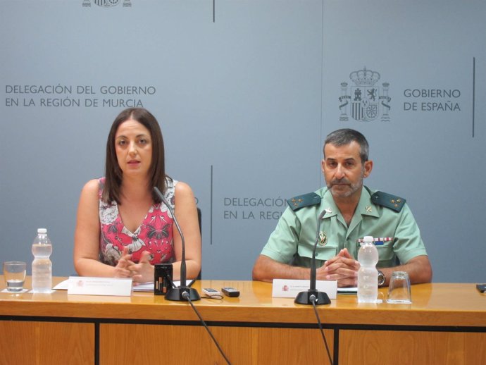 Virginia Jerez y Agapito Cánovas, en la rueda de prensa        