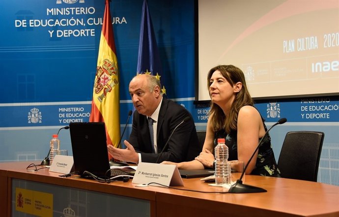  Fernando Benzo Y La Directora General De INAEM, Montserrat Iglesias