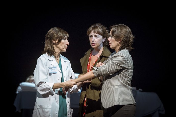 Escena de l'obra 'I.V. A.' de T de Teatre
