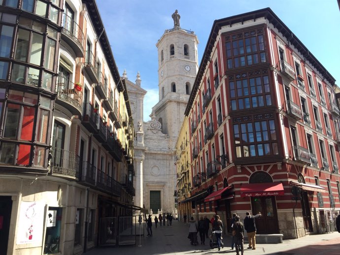 Valladolid, Catedral desde la calle Regalado