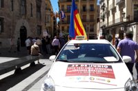 Taxistas valencianos protestan de nuevo, ahora a pie: "Si se cae en manos de plataformas VTC será un desastre"