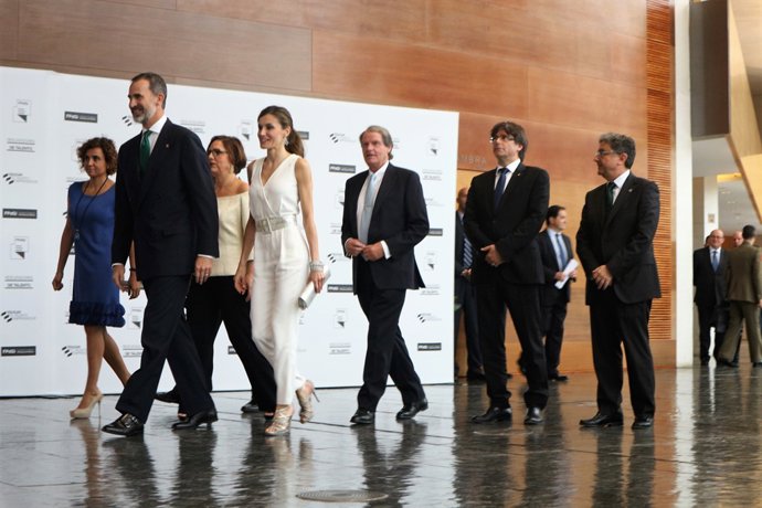 Ministra D.Montserrat,Reyes,pte.C.Puigdemont,delegat del Govern I.Millo