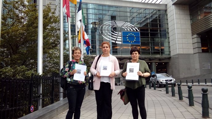 Fammiliares de los detenidos de Alsasua en el Parlamento Europeo