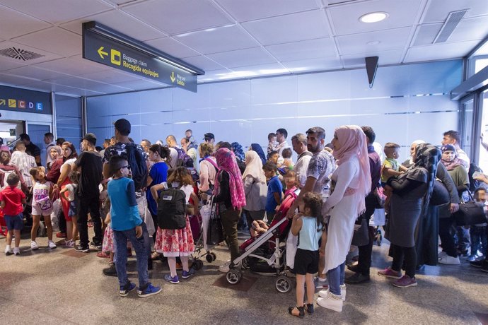 Llegan a España otros 184 refugiados sirios e iraquíes procedentes de Grecia