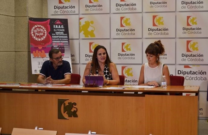 Barbero (centro) durante la presentación del Festival Selpia