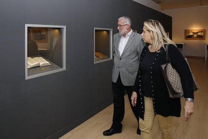 Ramón Ruiz y en la Biblioteca Central de Cantabria