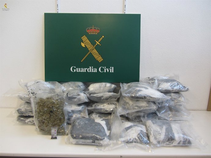 La Guàrdia Civil decomissa 18 quilos de marihuana a La Jonquera        