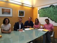 Empresas de alquiler de vehículos de Menorca firman el código de buenas prácticas de Consumo