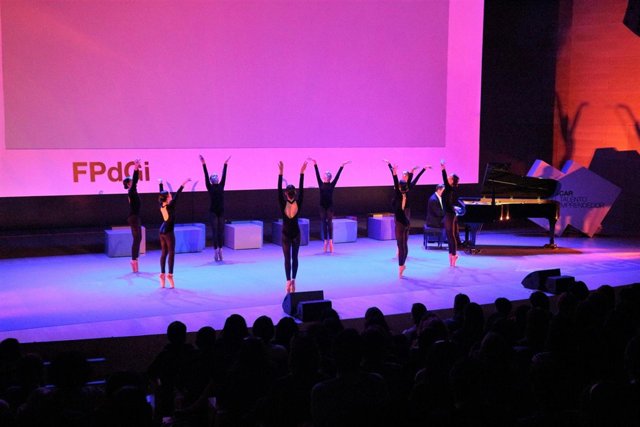 Espectáculo de danza en unas jornadas de la FPdGi