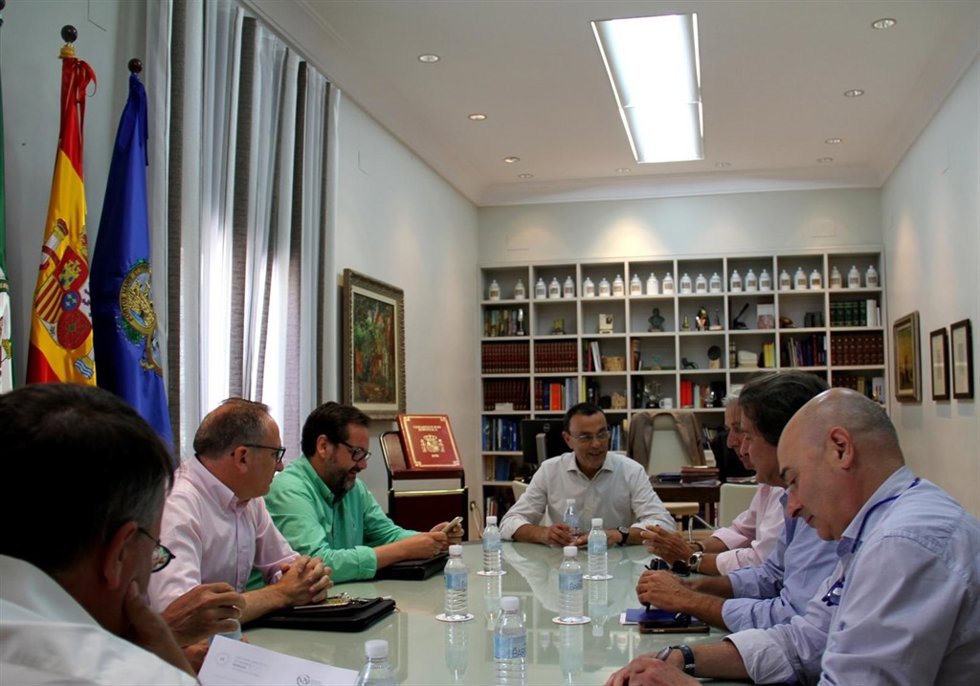 Nota De Prensa Y Fotos Reunión Del Presidente Con Propietario Camping Doñana
