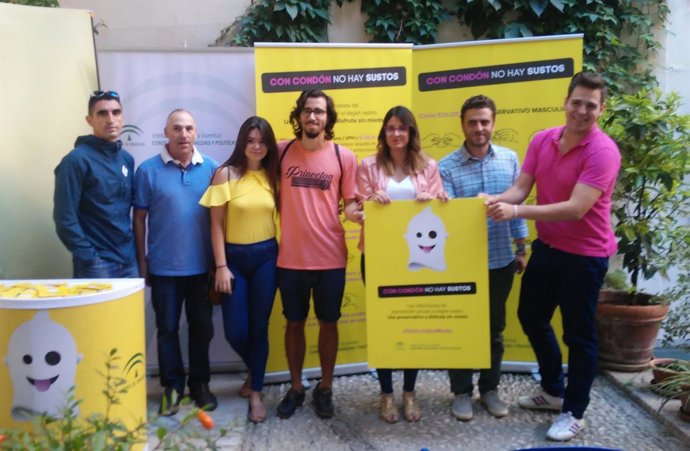 Nota Y Fotos / El Instituto Andaluz De La Juventud Lanza Una Campaña En Defensa 