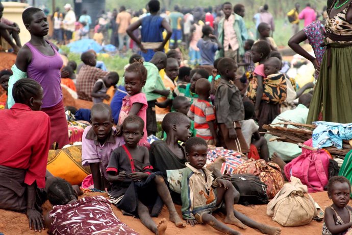Refugiados sursudaneses en la frontera con Uganda
