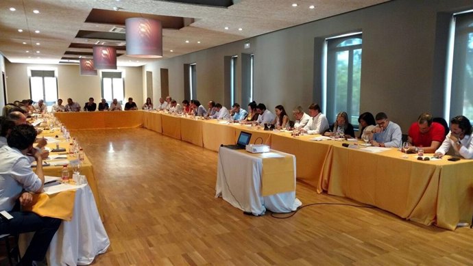 Foto Y Nota De Prensa: Más De Una Treintena De Empresas Participan En El Ii Encu