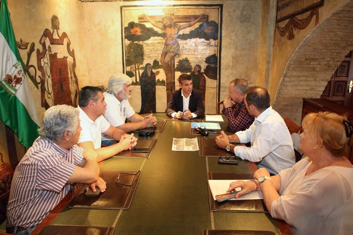 El alcalde de Marbella se reúne con una plataforma 